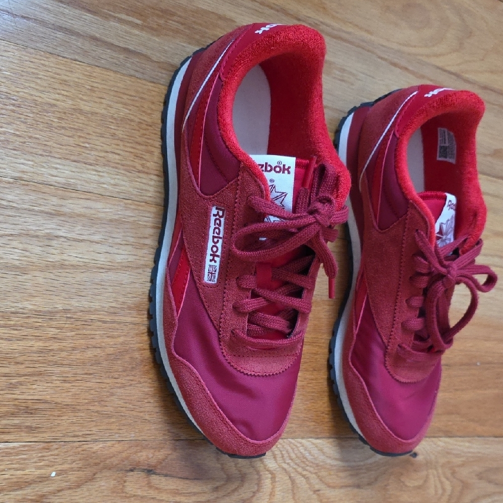 Reebok Crimson Athletic Shoes - Picture 2 of 6